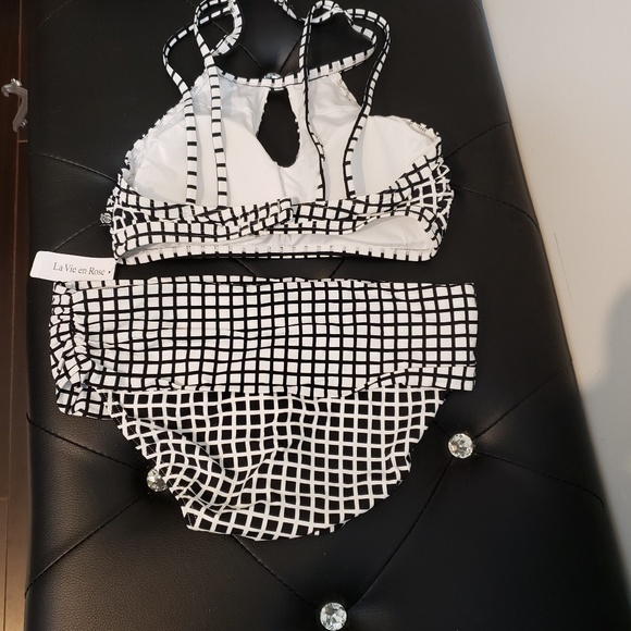 Gorgeous bikini. - Picture 4 of 4